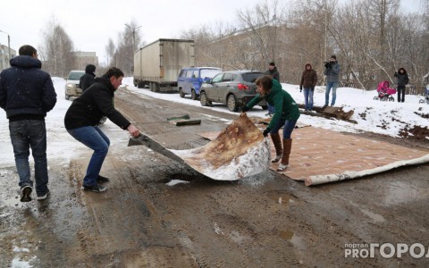 Что обсуждают в Кирове: крушение Boeing-737 и прикрытые коврами ямы на дорогах