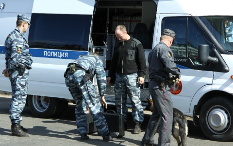 В кировской поликлинике нашли бесхозную сумку: из здания срочно эвакуировали людей