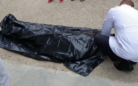 В Кирово-Чепецке в подъезде дома найден труп парня: мужчина состоял на учете у нарколога