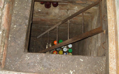 В Кировской области в подполье заброшенного дома обнаружено тело мужчины