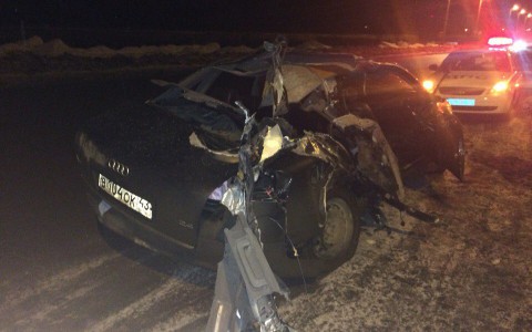 В Юго-Западном районе Audi A6 влетела в «ГАЗель»: от удара у иномарки оторвало крышу