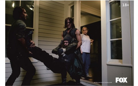 Выиграй два билета на финал сезона сериала «Ходячие мертвецы» до премьеры в России