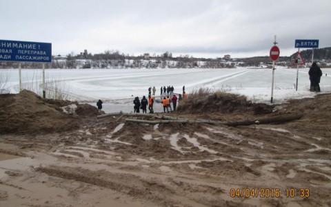В Кировской области "УАЗ" провалился под лед: тела двоих пассажиров до сих пор не найдены