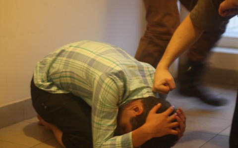 Вынесли приговор четырем мужчинам, которые похитили кировчанина у клуба и пытали его