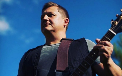 Избитый в Подмосковье кировский участник группы "Любэ" перенес трепанацию черепа