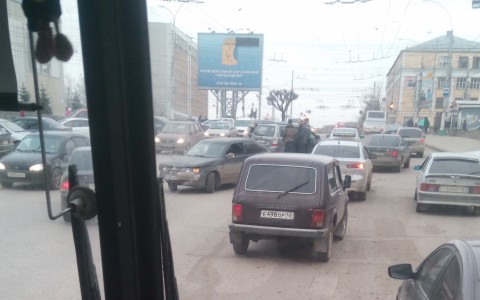 В центре города 20-летний водитель устроил двойное ДТП