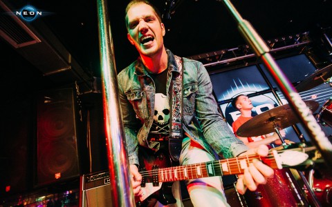 Живой концерт группы: «Холодный чай» в Dерzком Еноте