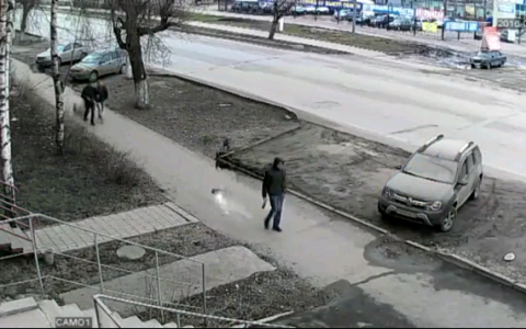 Появилось видео с кировчанином, который выстрелил в лицо противнику