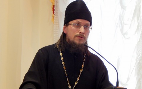 Священник: "Скорлупу от пасхальных яиц выкидывать запрещено"