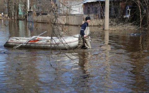 Потоп в Вересниках: в ближайшие сутки вода поднимется почти на полметра