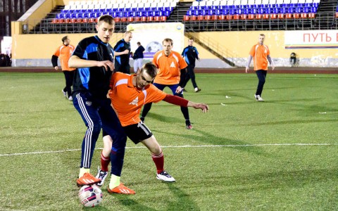 Прошел очередной тур корпоративного Чемпионата по футболу на стадионе "Факел"