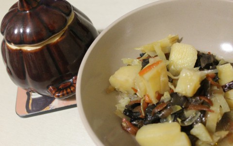 Постное блюдо: грибная солянка в горшочке