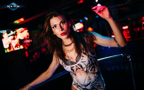 Сегодня: танцевальная битва шоу-балета NEON