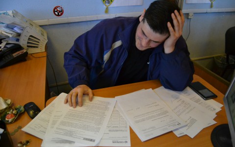 В Кирове приставы трижды сняли у многодетного отца деньги за несуществующие долги