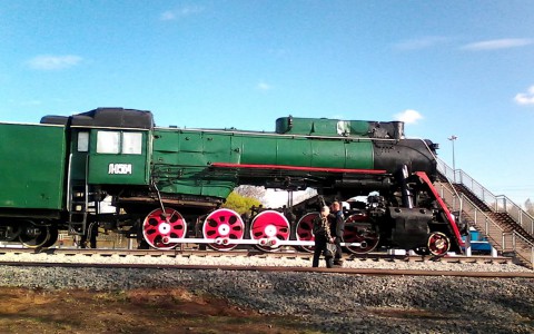 Ко Дню Победы в Лянгасово установили памятник-паровоз