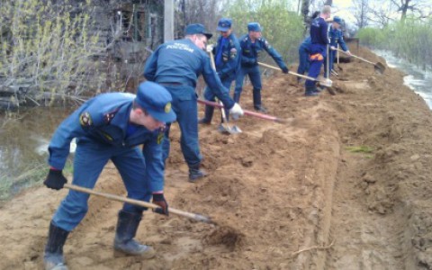Аркуль под угрозой затопления: вода в поселке поднялась выше 7 метров