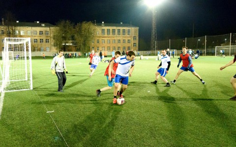 4 мая прошел очередной тур корпоративного Чемпионата по футболу
