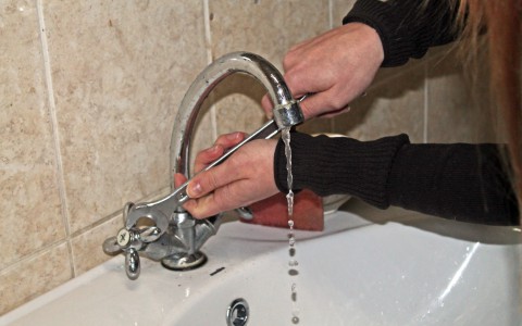 Названы адреса домов в Кирове, где горячую воду отключат 16 мая