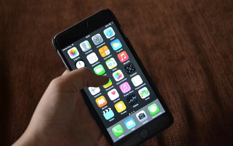 Продажи премиальных LTE-смартфонов в Поволжье выросли в 3,5 раза