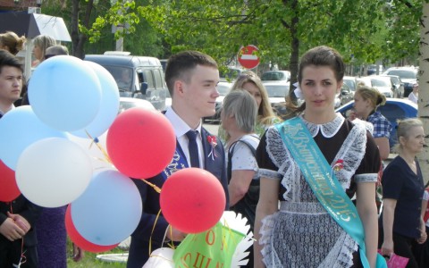 Выпускники: «В нашей школе отменили последний звонок из-за парадной формы»