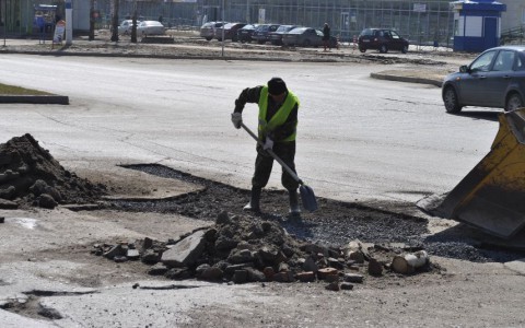 Кировская область дополнительно получит миллиард рублей на ремонт дорог