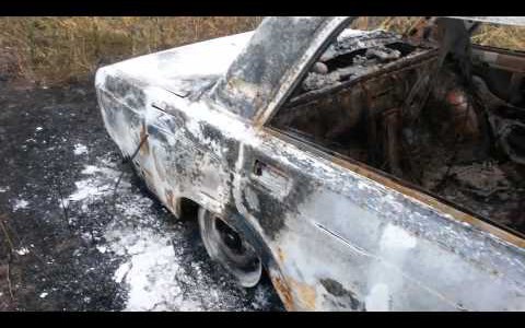 В Кировской области ссора двух водителей на дороге закончилась поджогом авто