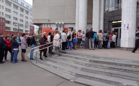 Ночь музеев в Кирове: огромные очереди,  дефиле с динозаврами и ожившие картины