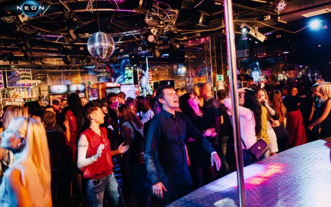 Выиграй 3000 рублей в среду в РЦ NEON