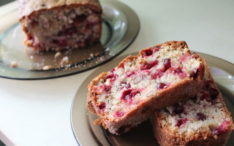 Что у нас на десерт? Клюквенный кекс с грецкими орехами
