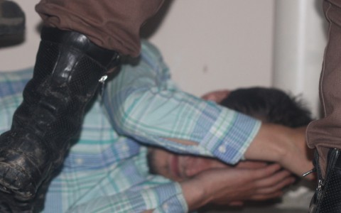 В Кировской области пьяный полицейский избил посетителя бара