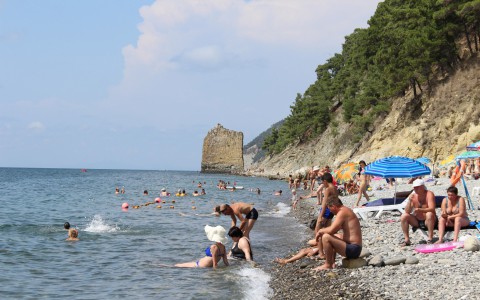 Отдых в России и за рубежом: как кировчанам сэкономить на отпуске?