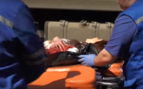 Кировчанка, которую порезал неизвестный в турагентстве, находится в тяжелом состоянии