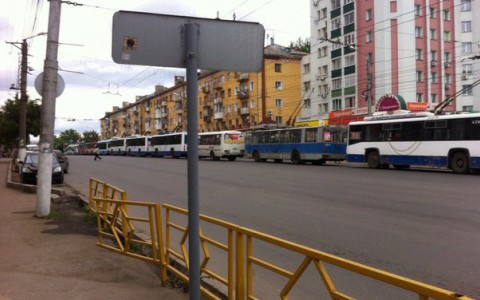 Фоторепортаж из соцсетей: начало Великорецкого крестного хода и огромная пробка