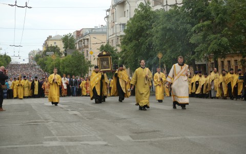 Из Кирова отправился Великорецкий крестный ход: вместе с паломниками идет губернатор
