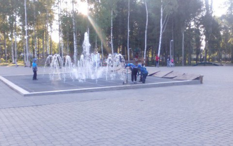 Фонтан в парке Победы начали ремонтировать