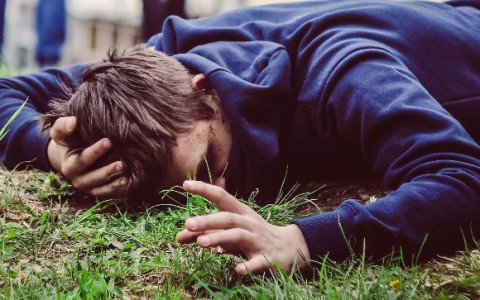 В Кировской области 18-летний парень остановил попутку и до смерти избил пассажира авто