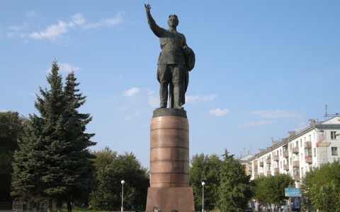 У памятника Кирову зафиксировали повышенный уровень радиации