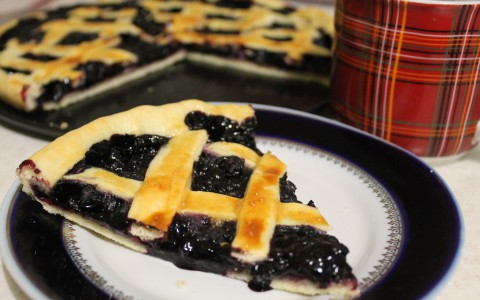 Черничный пирог: вкусная и красивая выпечка к чаю