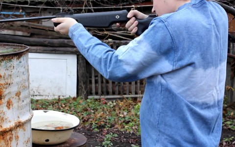 Жительница Кировской области выстрелила в прохожих из винтовки