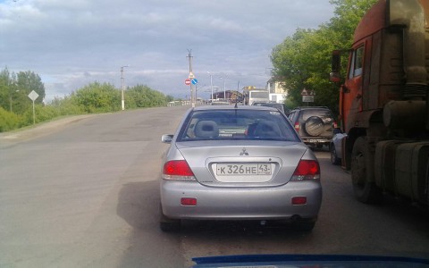 Ремонт путей у «горбатого переезда»: водители негодуют из-за километровых пробок