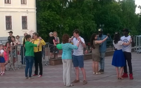 Мастер-классы и кубинские танцы: в Кирове прошла ночь  в театре кукол