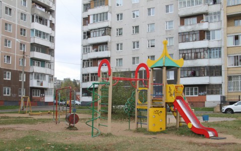 Следователи: "13-летний мальчик из Кирова погиб на детской площадке не от "собачьего кайфа"