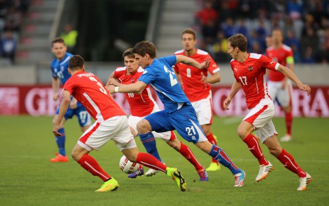 Смотрим Чемпионат Европы по футболу под открытым небом!