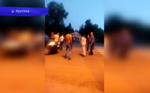 Видео: в Нововятске на дороге произошла массовая драка