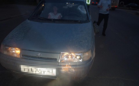 На Ломоносова сбили мужчину: по словам очевидца, пешехода увезли на реанимобиле