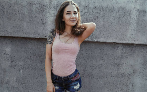 Четверг в Кирове: машины-великаны, прогулка и смелый воробей