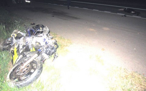 В Кировской области мотоциклист-бесправник насмерть сбил 23-летнюю девушку