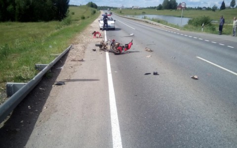 В Кировской области столкнулись ВАЗ и мопед: погиб 59-летний мужчина