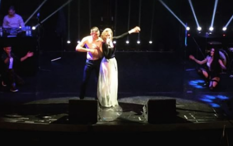 Кировчанин станцевал с певицей Ангиной: парня сравнили с Коляном из "Реальных пацанов"