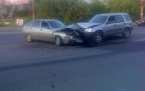 В Кирове на Победиловском тракте за 20 минут произошли две аварии